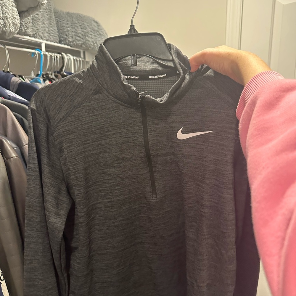 Men’s medium nike pullover